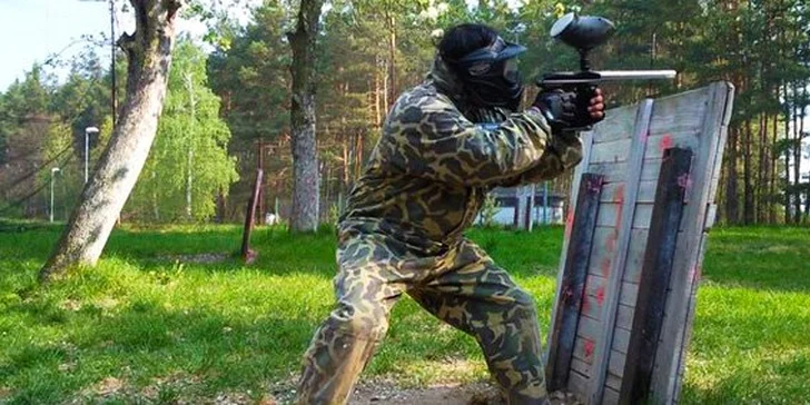 99 Kč za paintballovou přestřelku včetně 100 kuliček. Zmalujte své protivníky k nepoznání s 50% slevou.