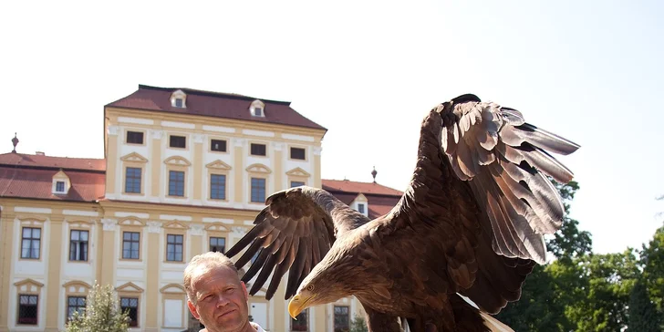 Romantika v komnatách zámku Červený Hrádek s polopenzí