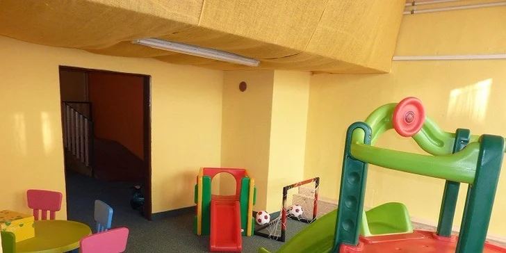 Vstup do dětského centra Chňapík a káva dle výběru