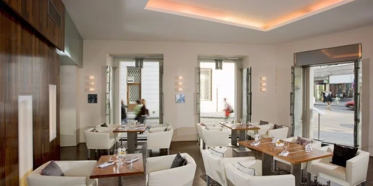 Hodování u Prašné brány: lahodné tříchodové menu pro 2 osoby