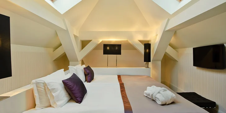 Pokoje jsou zařízené moderně a elegantně.