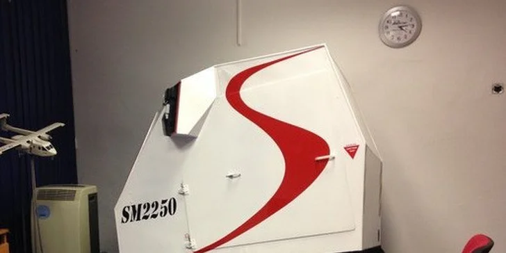Let na plně pohyblivém leteckém simulátoru Cessna