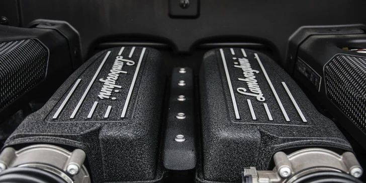Jízda v Lamborghini Gallardo jako řidič i spolujezdec