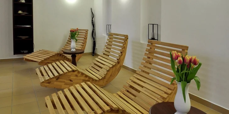 Romantika v komnatách zámku Červený Hrádek s polopenzí