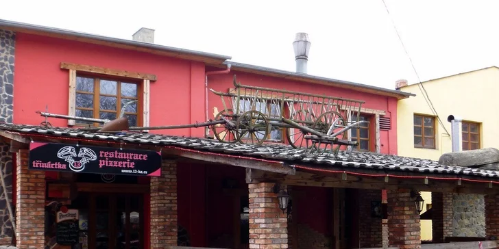 Dvě libovolné křupavé pizzy z restaurace 13ka