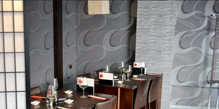 58 kousků sushi v menu pro dva v japonské restauraci Sasori