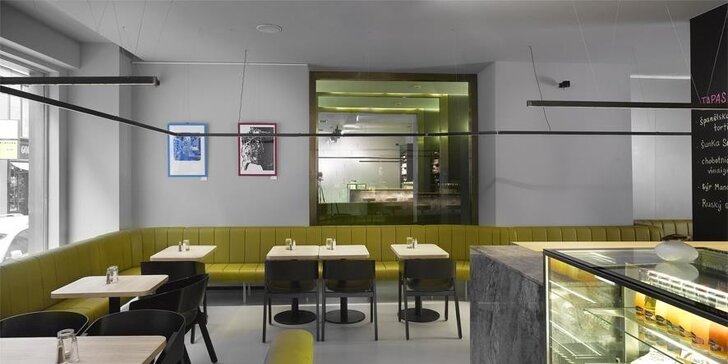 Paella dle výběru a dezert churros pro dva v restauraci Tapas Room