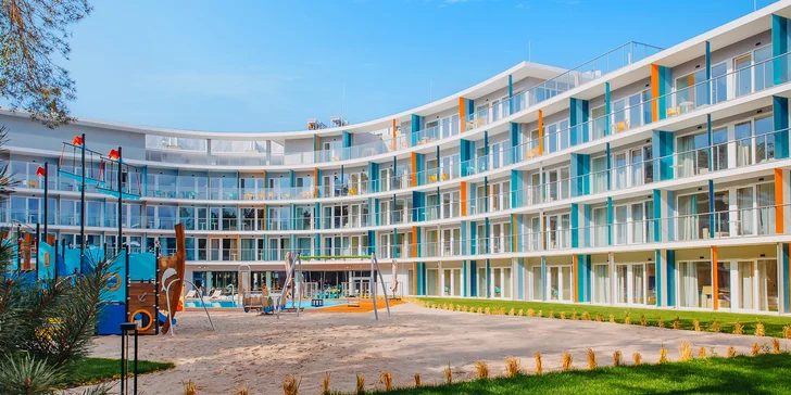 Luxusný hotel pri Baltskom mori: polpenzia, wellness, bazény, atrakcie pre deti a zábava nielen pre ne