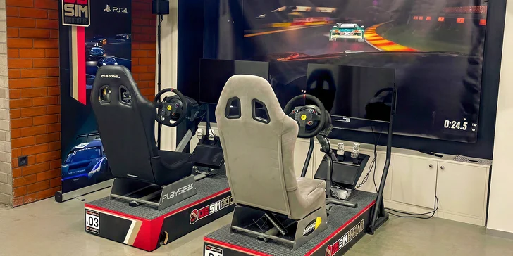 Šlápněte na to: závodní simulátor na 30 či 60 min. pro 2 osoby