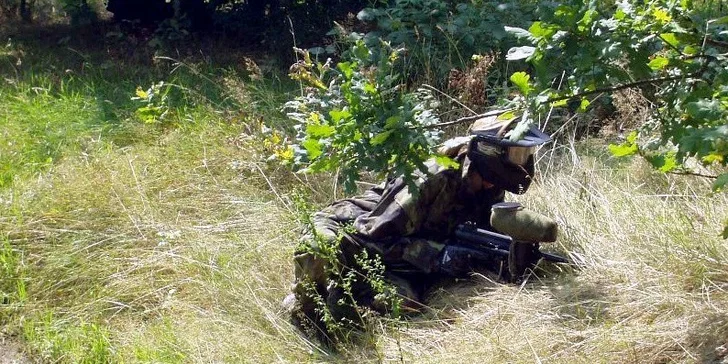 Paintballová přestřelka včetně vybavení a 100 kulí