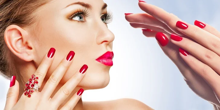 Expres manikúra CND Shellac na Václavském náměstí