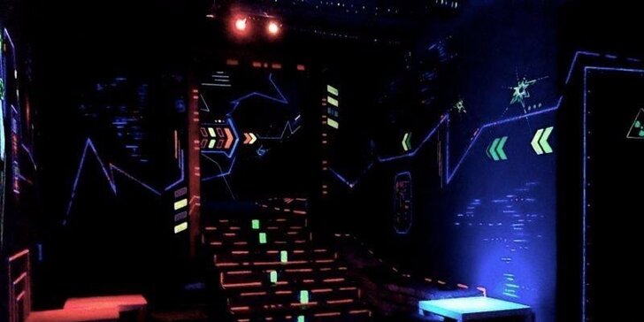 Adrenalinová laser game v temném sklepení: 6 módů hry na výběr