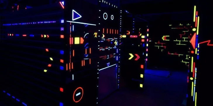 Adrenalinová laser game v temném sklepení: vstup pro 1 nebo 2 hráče