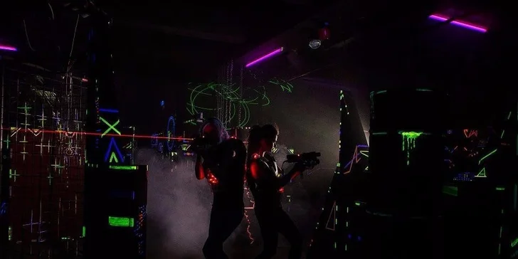 Adrenalinová laser game v temném sklepení: vstup pro 1 nebo 2 hráče