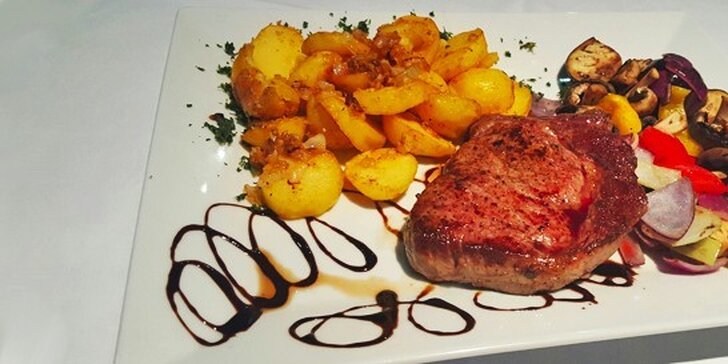 2x argentinský rib eye steak, loupežnické brambory a grilovaná zelenina