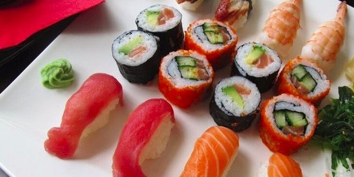 28 kousků sushi, 2 polévky i čerstvý salát v Sushi Miomi