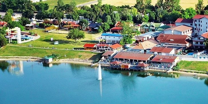 Jaro nebo léto u Slunečných jezer s polopenzí, vstupem do wellness i bazény