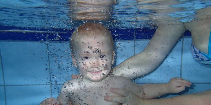 Plavání kojenců v Průhonicích