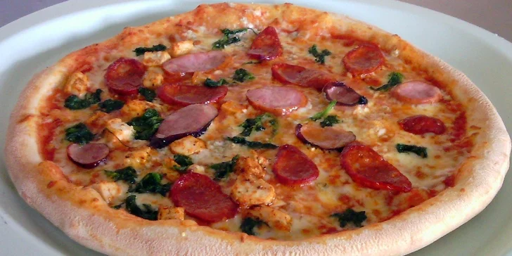 2 lahodné pizzy včetně rozvozu po Hradci Králové