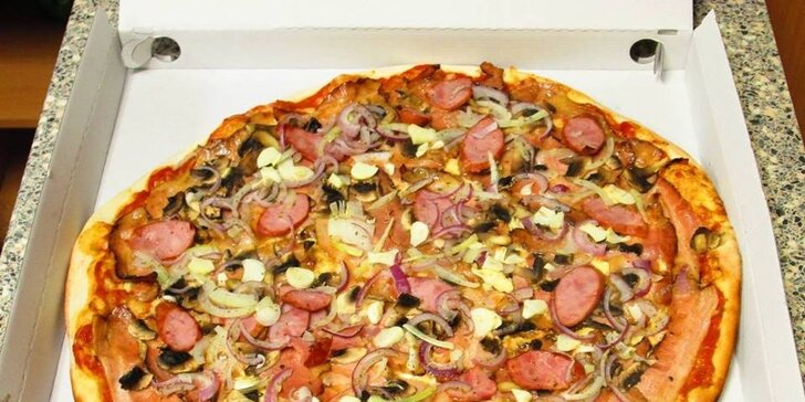 2x pizza (32 cm) s sebou