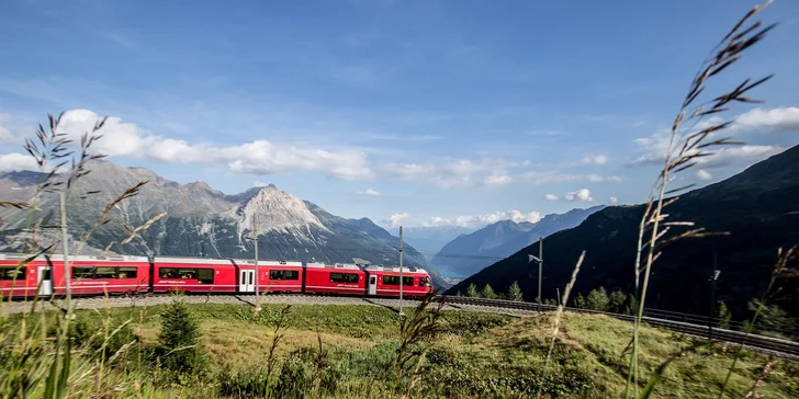Jízda vyhlídkovým vlakem Bernina Express s možností ubytování v Davosu