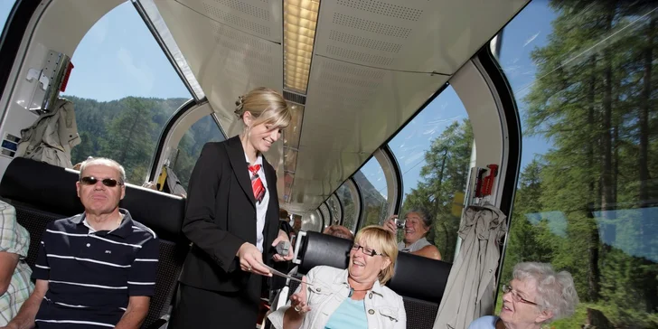 Jízda vyhlídkovým vlakem Bernina Express s možností ubytování v Davosu