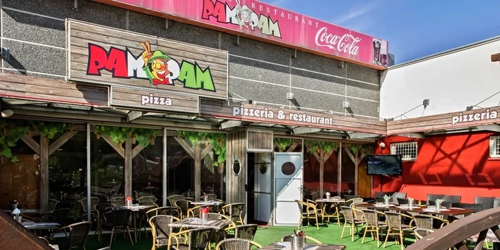 Jedna nebo dvě výborné pizzy dle výběru: šunková, salámová, s brusinkami i s dary moře
