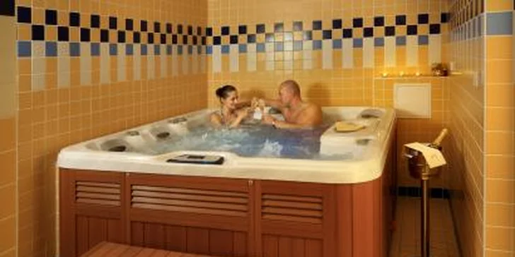 299 Kč za vstup do privátní vířivky v Hluboké nad Vltavou. Užijte si hodinu zaslouženého relaxu pro 2 osoby se slevou 50 %.