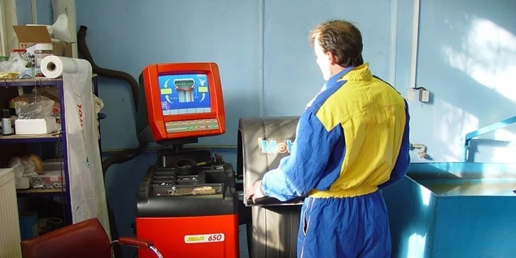 Kompletní přezutí pneumatik včetně vyvážení