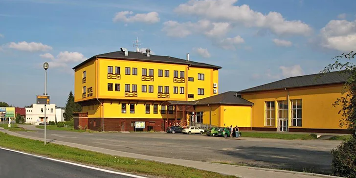 Naplánujte si příjemné odpoledne ve společnosti horkých bublin, rozpálené sauny a svých nejbližších. 
