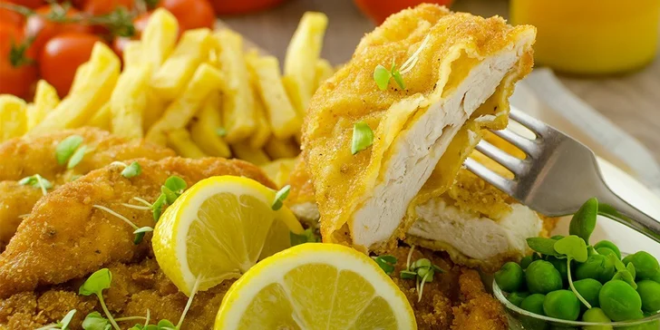 1kg smažených mini řízečků hranolky a tatarkou