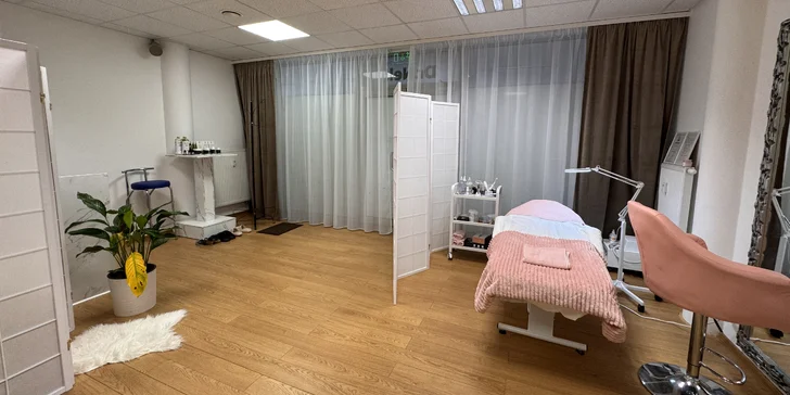 Salon najdete v blízkosti benešovského nádraží. 