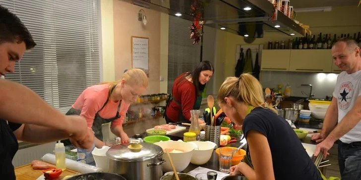 Světové steaky: 4hodinový kulinářský kurz ve studiu Šelma v kuchyni