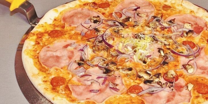 Dvě čerstvé pizzy dle vaší chuti - na výběr z mnoha druhů