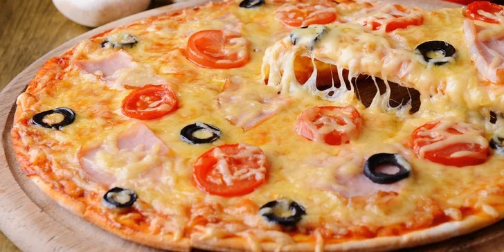 Kdo sní dvě pizzy velké jako kola od vozu v King Benny?
