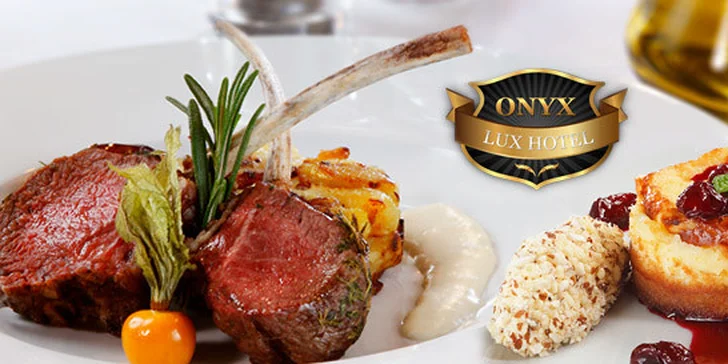 4chodové degustační menu pro dva v novém luxusním hotelu. Tygří krevety, pošírovaný losos, jehněčí s lanýžovou omáčkou a domácí dezert.