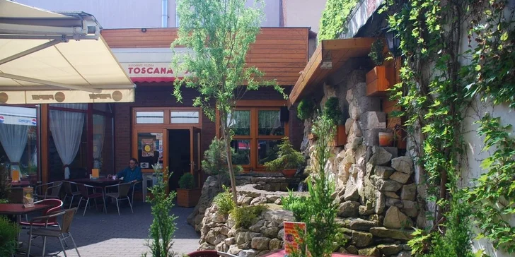 2x pizza dle vlastního výběru v pizzerii Toscana