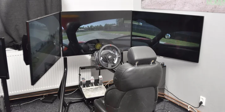 Závodní automobilový trenažér - adrenalin pro chlapy