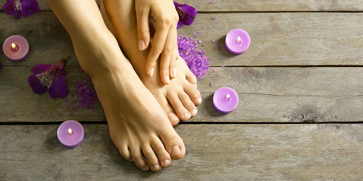 Hýčkejte své nohy pomocí klasické či SPA pedikúry