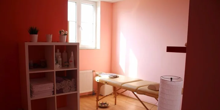 Antistresová masáž hlavy, obličeje a chodidel