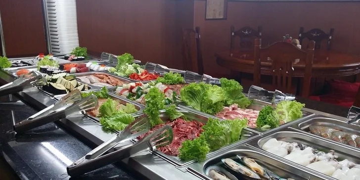 All you can eat pro dva – 120 minut grilování přímo na stole a bohatý bufet