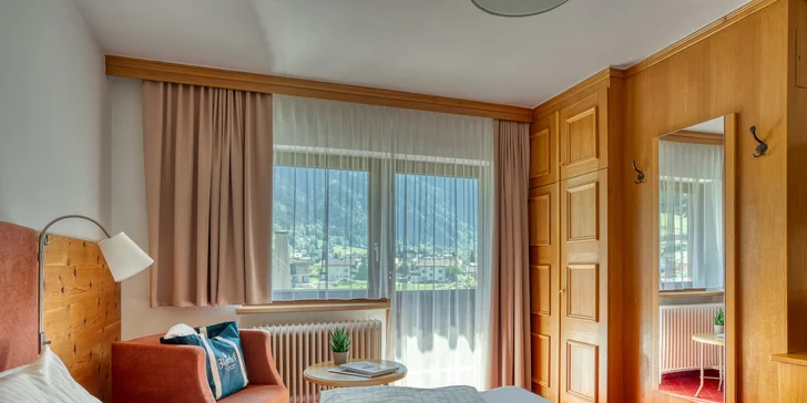 Väčšina izieb má balkón alebo terasu, k dispozícii budete mať TV, Wi-Fi a kávovar.