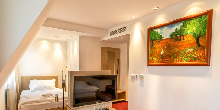 V izbe nájdete minibar, trezor aj káblovú TV
