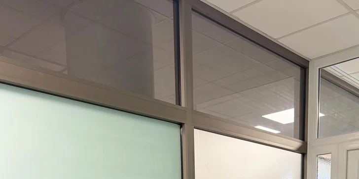 Na výběr máte ošetření v oblasti podpaží, bikin a lýtek.