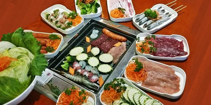 All you can eat pro dva – 120 minut grilování přímo na stole a bohatý bufet