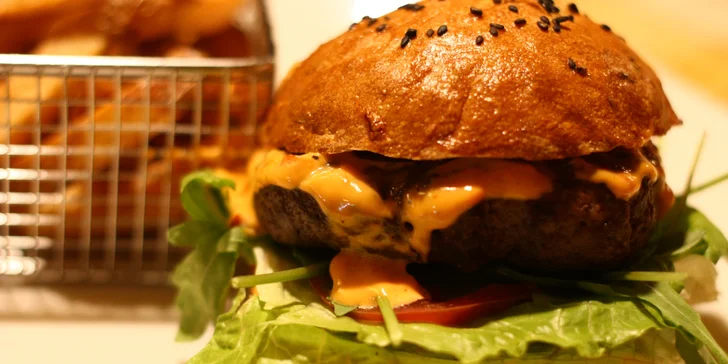 Burger si vyberete ze 3 různých druhů.
