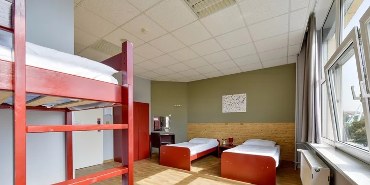 Báječná noc v Praze i neomezený vstup do bazénu a sauny
