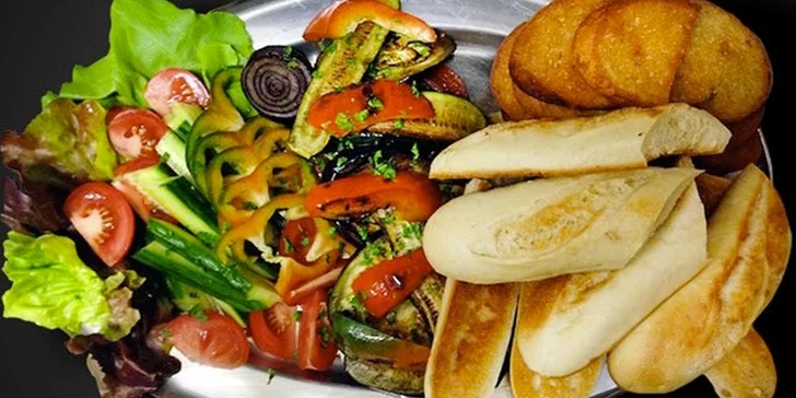 Velkolepá hostina s masem, krevetkami, sýry, přílohami a dipy