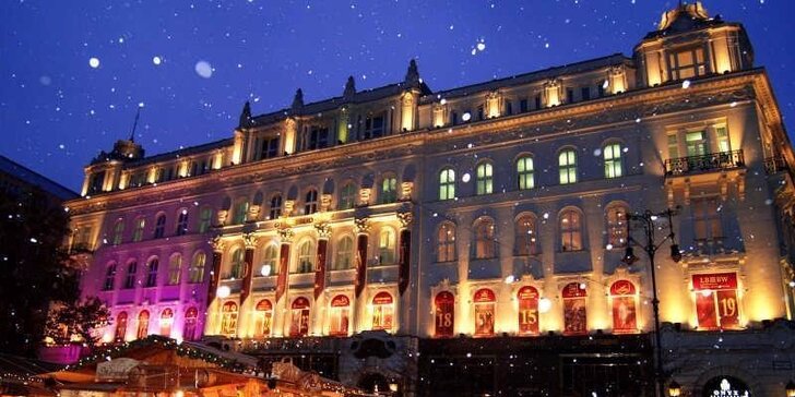 Adventní nákupy ve svátečně vyzdobené Budapešti