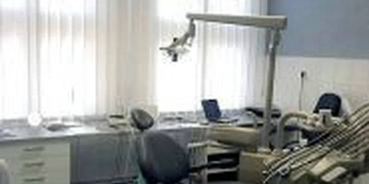 Bílá zubní výplň včetně kompletního vstupního vyšetření